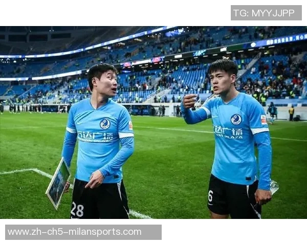 武汉绿城对决引发热议球迷期待精彩赛事与球队表现